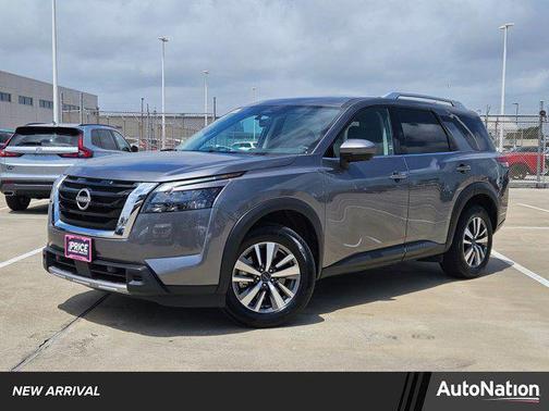 Gun Metallic 2025 Nissan Pathfinder SL 4WD