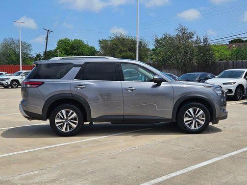 Gun Metallic 2025 Nissan Pathfinder SL 4WD