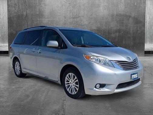 2015 Toyota Sienna XLE