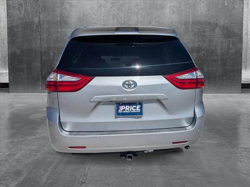 2015 Toyota Sienna XLE