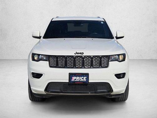 Bright White Clearcoat 2021 Jeep Grand Cherokee Laredo