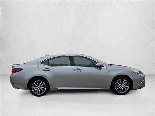 2017 Lexus ES 300h Base