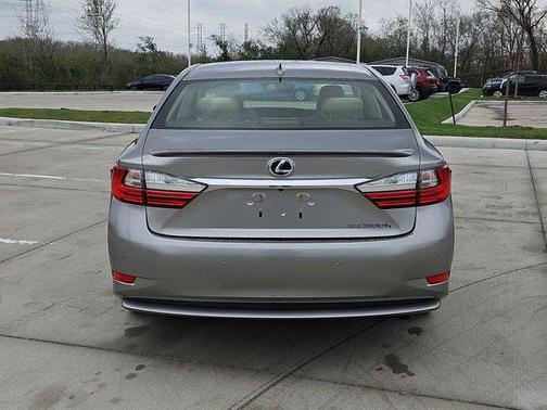 2017 Lexus ES 300h Base