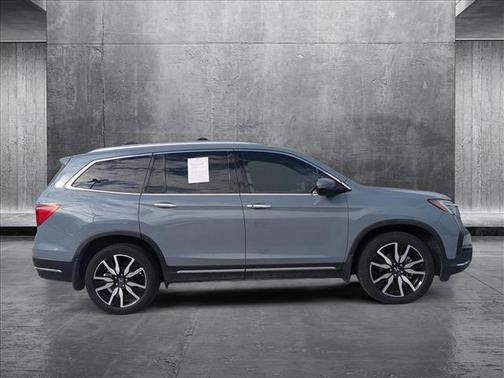 2022 Honda Pilot Touring 8-Passenger