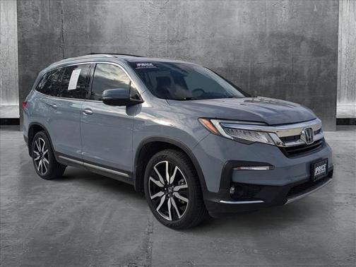 2022 Honda Pilot Touring 8-Passenger