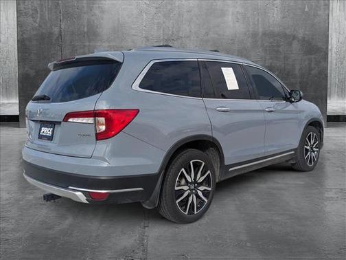 2022 Honda Pilot Touring 8-Passenger