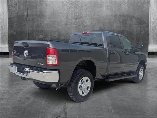 2024 RAM 2500 Tradesman Crew Cab 4x4 6'4' Box
