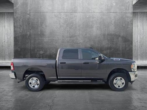 2024 RAM 2500 Tradesman Crew Cab 4x4 6'4' Box