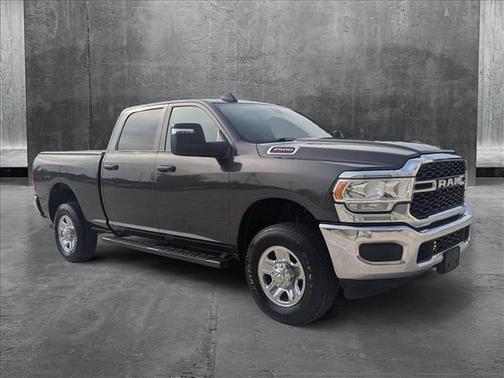 2024 RAM 2500 Tradesman Crew Cab 4x4 6'4' Box