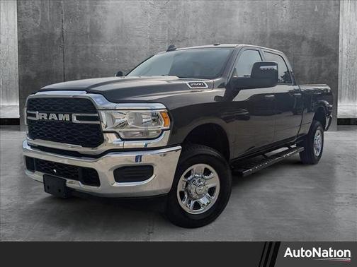 2024 RAM 2500 Tradesman Crew Cab 4x4 6'4' Box