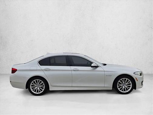Alpine White 2016 BMW 528 528i