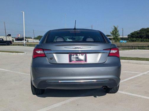 2012 Chrysler 200 LX