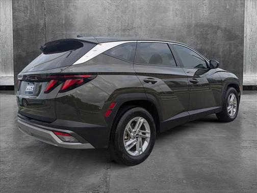 2025 Hyundai TUCSON SE