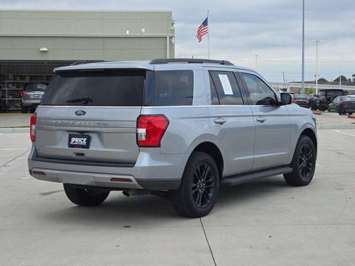 Iconic Silver Metallic 2024 Ford Expedition XLT