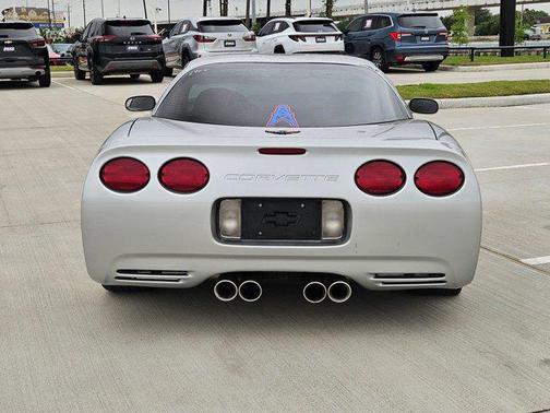 Sebring Silver Metallic 2000 Chevrolet Corvette Base