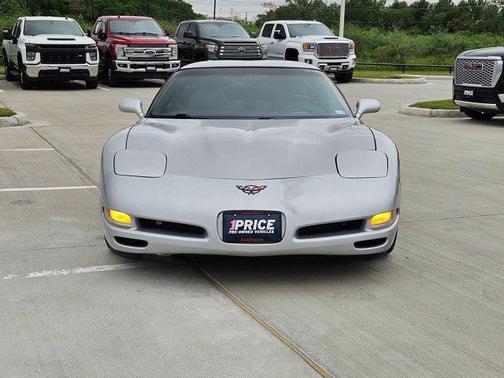 Sebring Silver Metallic 2000 Chevrolet Corvette Base