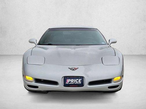 Sebring Silver Metallic 2000 Chevrolet Corvette Base