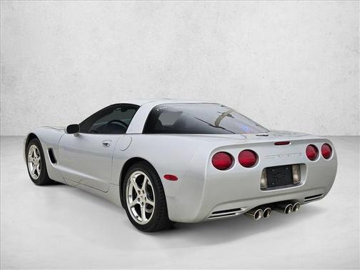 Sebring Silver Metallic 2000 Chevrolet Corvette Base