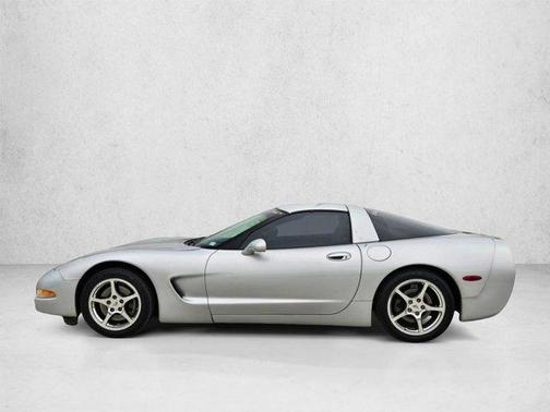 Sebring Silver Metallic 2000 Chevrolet Corvette Base