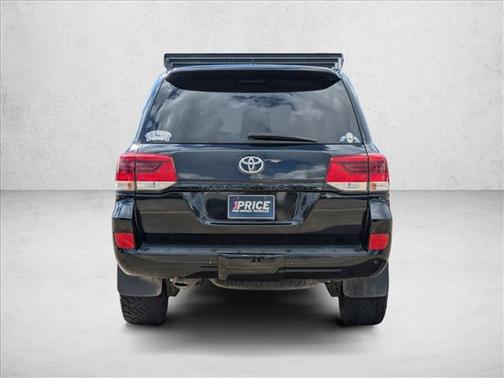 2016 Toyota Land Cruiser Base