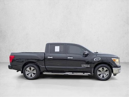 2017 Nissan Titan SV