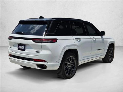 Bright White Clearcoat 2025 Jeep Grand Cherokee Summit