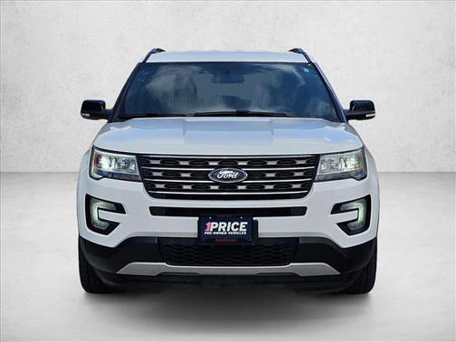 Oxford White 2017 Ford Explorer XLT