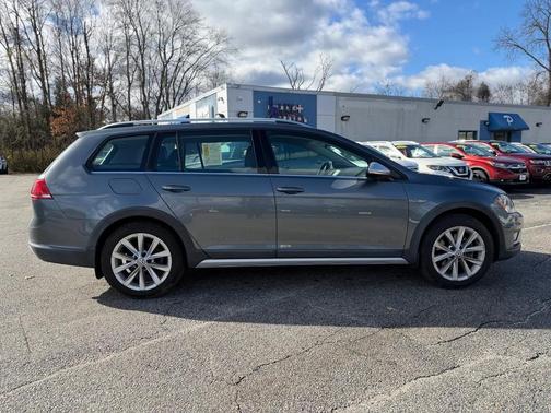 2017 Volkswagen Golf Alltrack TSI S