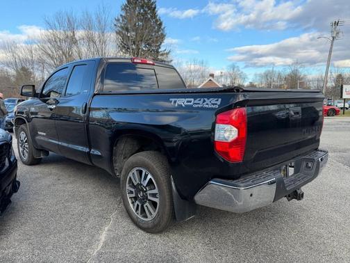 2017 Toyota Tundra SR5
