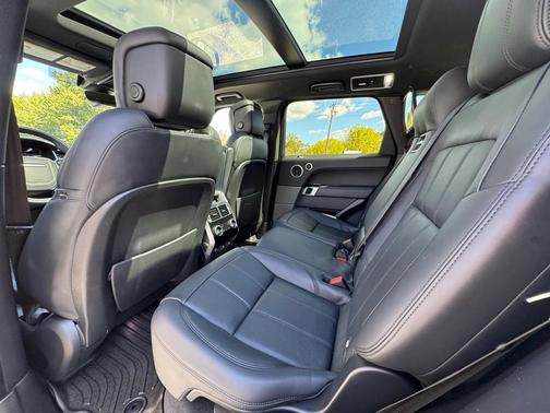 2022 Land Rover Range Rover Sport HSE Silver Edition