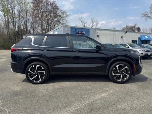 2024 Mitsubishi Outlander SE