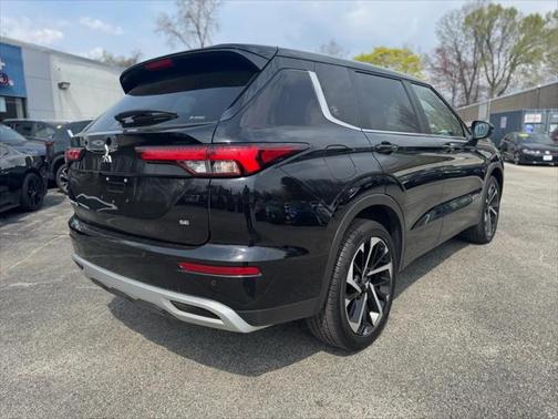 2024 Mitsubishi Outlander SE