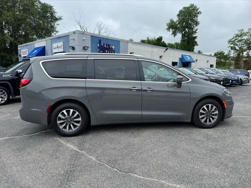 2021 Chrysler Pacifica Hybrid Touring L