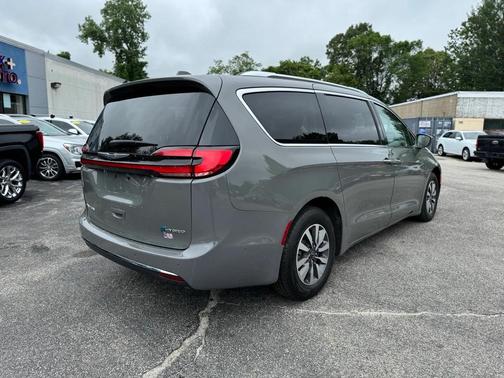 2021 Chrysler Pacifica Hybrid Touring L