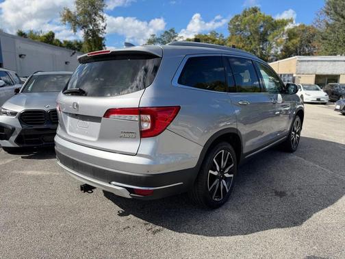 2022 Honda Pilot Touring 8-Passenger