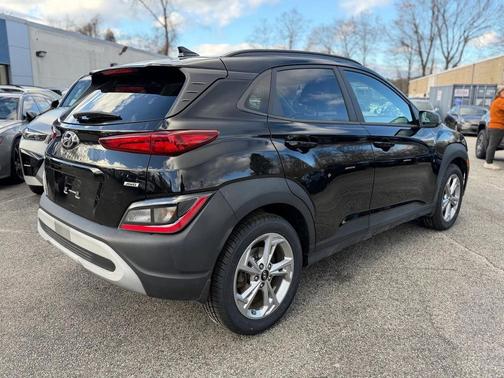 2022 Hyundai KONA SEL