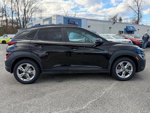 2022 Hyundai KONA SEL