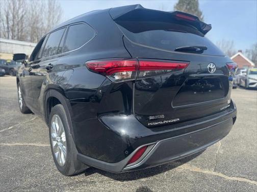 2022 Toyota Highlander Limited