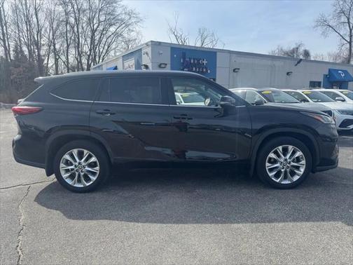 2022 Toyota Highlander Limited