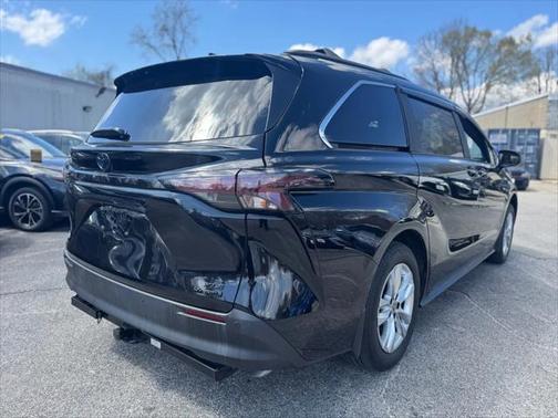 2023 Toyota Sienna XSE 7 Passenger
