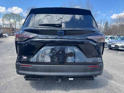 2023 Toyota Sienna XSE 7 Passenger