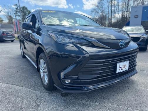 2023 Toyota Sienna XSE 7 Passenger