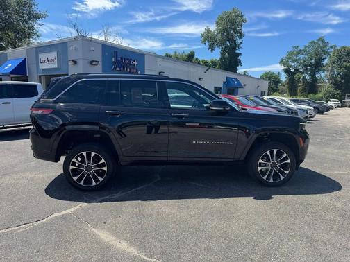 2022 Jeep Grand Cherokee Overland