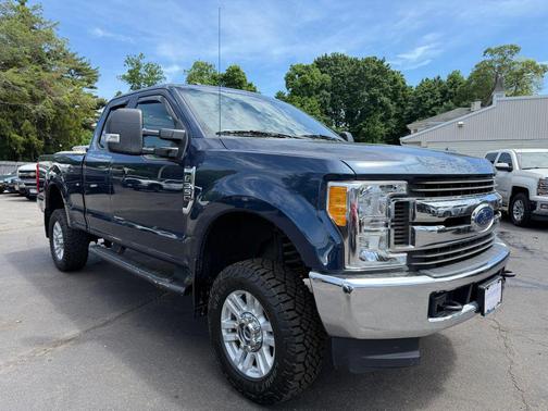 Blue Jeans Metallic 2017 Ford F-350 XLT