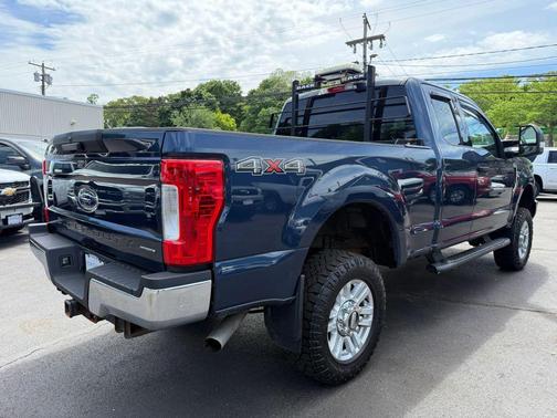 Blue Jeans Metallic 2017 Ford F-350 XLT