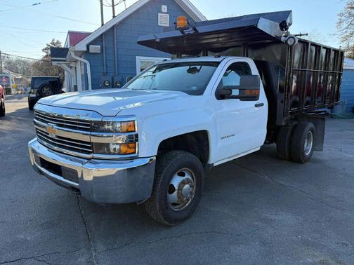 Summit White 2018 Chevrolet Silverado 3500 WT