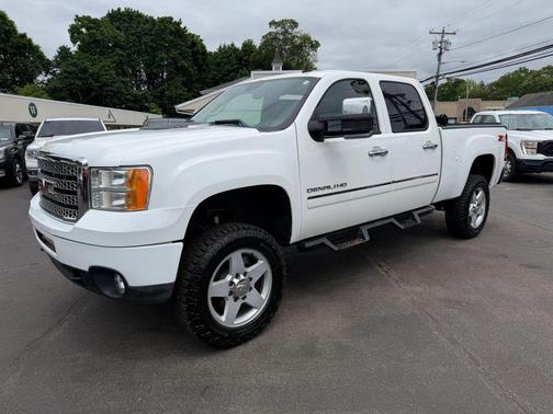 Summit White 2011 GMC Sierra 2500 Denali