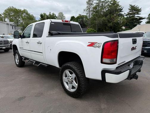 Summit White 2011 GMC Sierra 2500 Denali