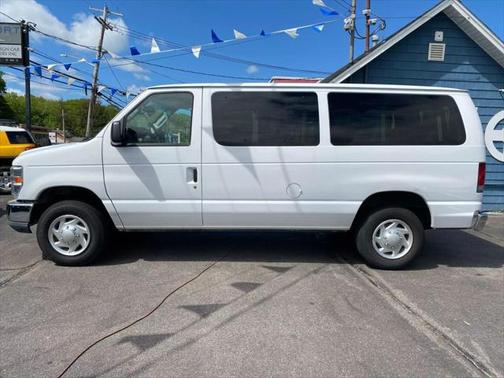 2012 Ford E350 Super Duty XLT