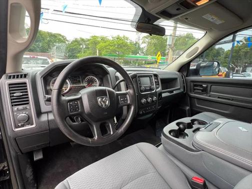 2017 RAM 3500 Tradesman Crew Cab 4x4 6'4' Box